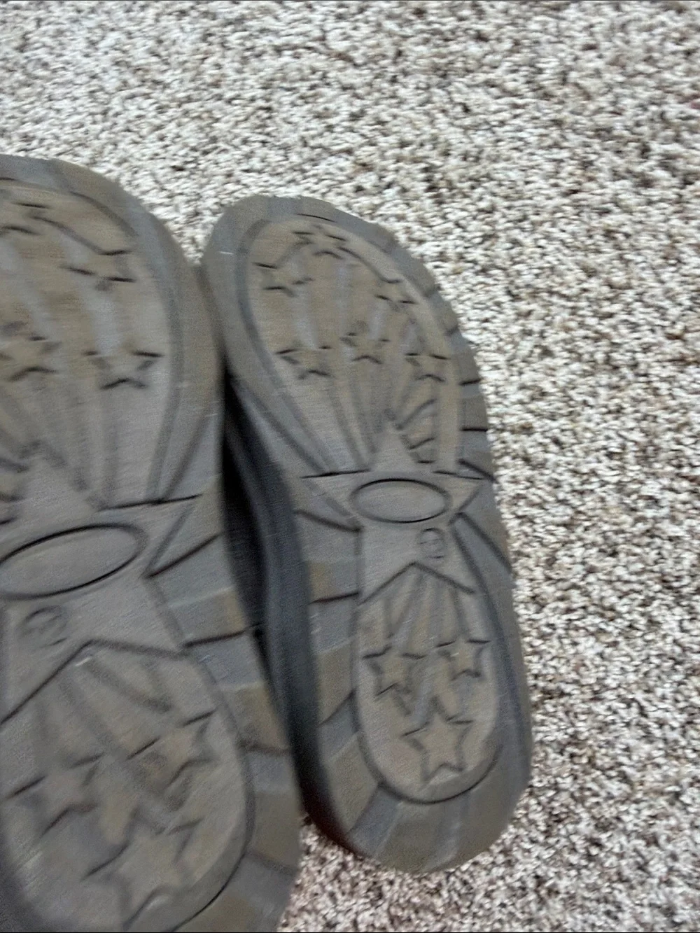 Kohls Girls Gray Suede-Look Boots with Glitter Heart size toddler 12